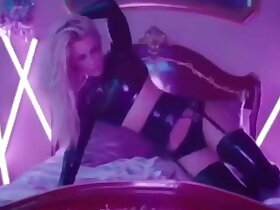 Britney Spears yon Off colour Latex